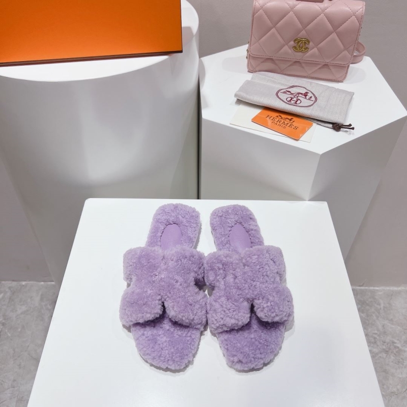 H**mes slippers